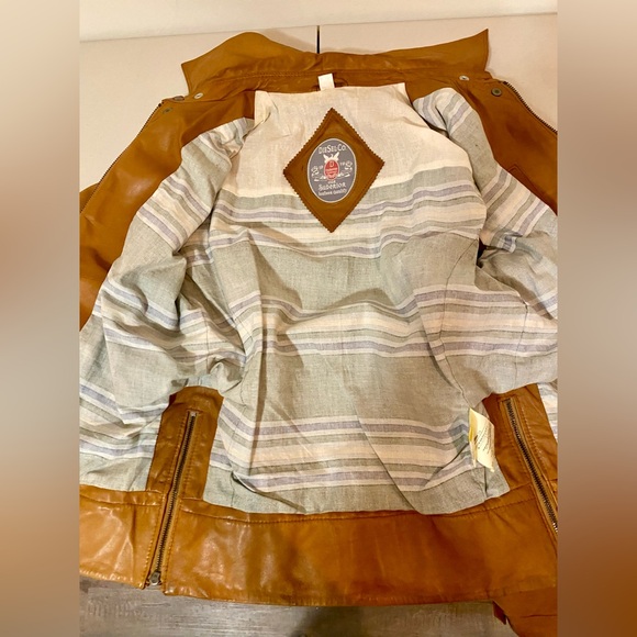 Diesel Lisardo jacket (Large) Burnt Orange
New with tags - Picture 11 of 16